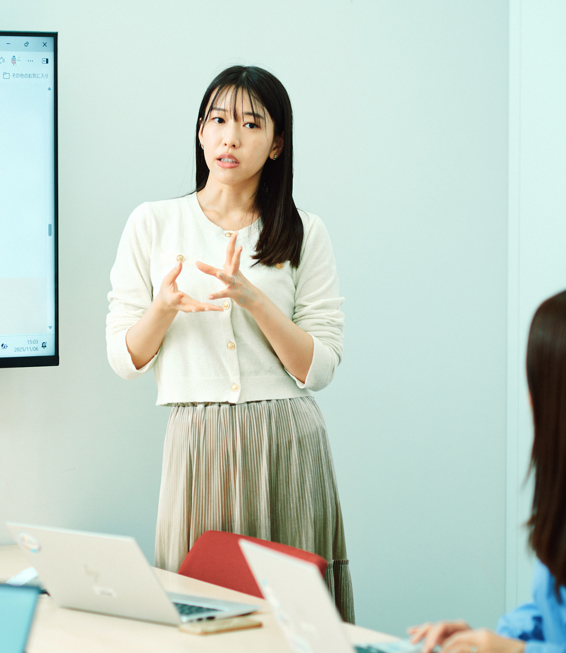 働く社員の画像